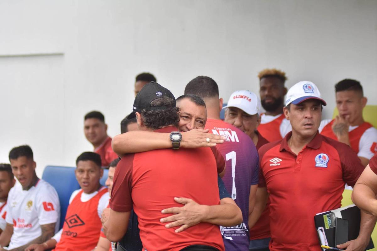 ¿Qué pasó antes del partido con los jugadores del Olancho? Los ‘pelados’ del Olimpia y lo que Auzmendi y Altamirano hacían en el gol de Omar Elvir