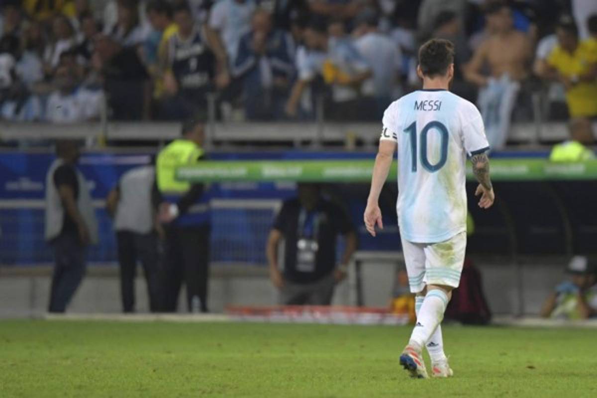 Dramático: Las dolorosas imágenes de Messi y jugadores de Argentina tras ser eliminados por Brasil en Copa América