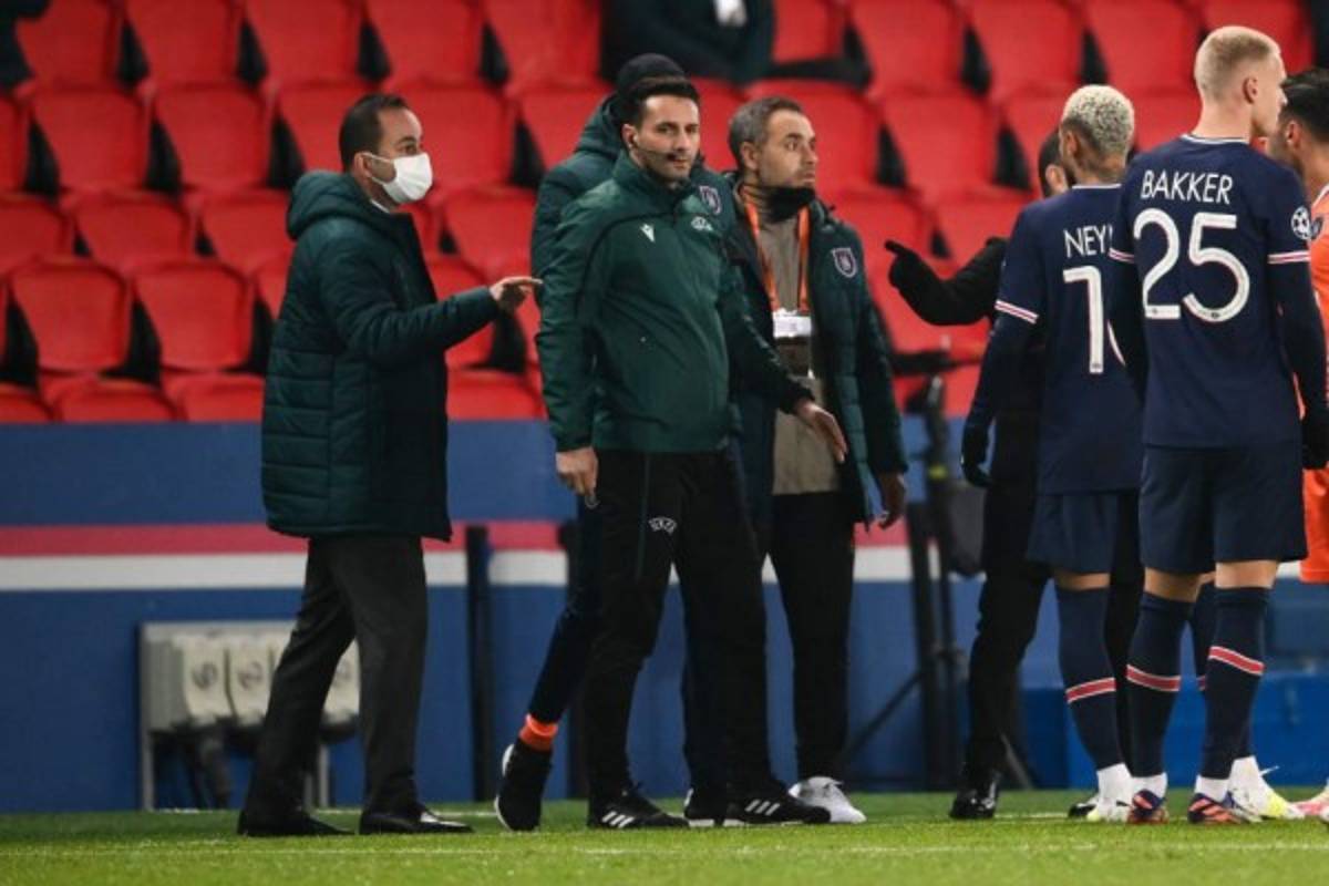 Escándalo: ¿Qué le dijo? Así fue la bronca que se armó en el Istanbul-PSG por racismo de un árbitro