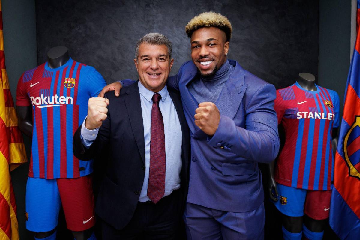 Regalo de Laporta, nuevo dorsal y su monstruoso físico: Así fue la presentación de Adama Traoré con el Barcelona