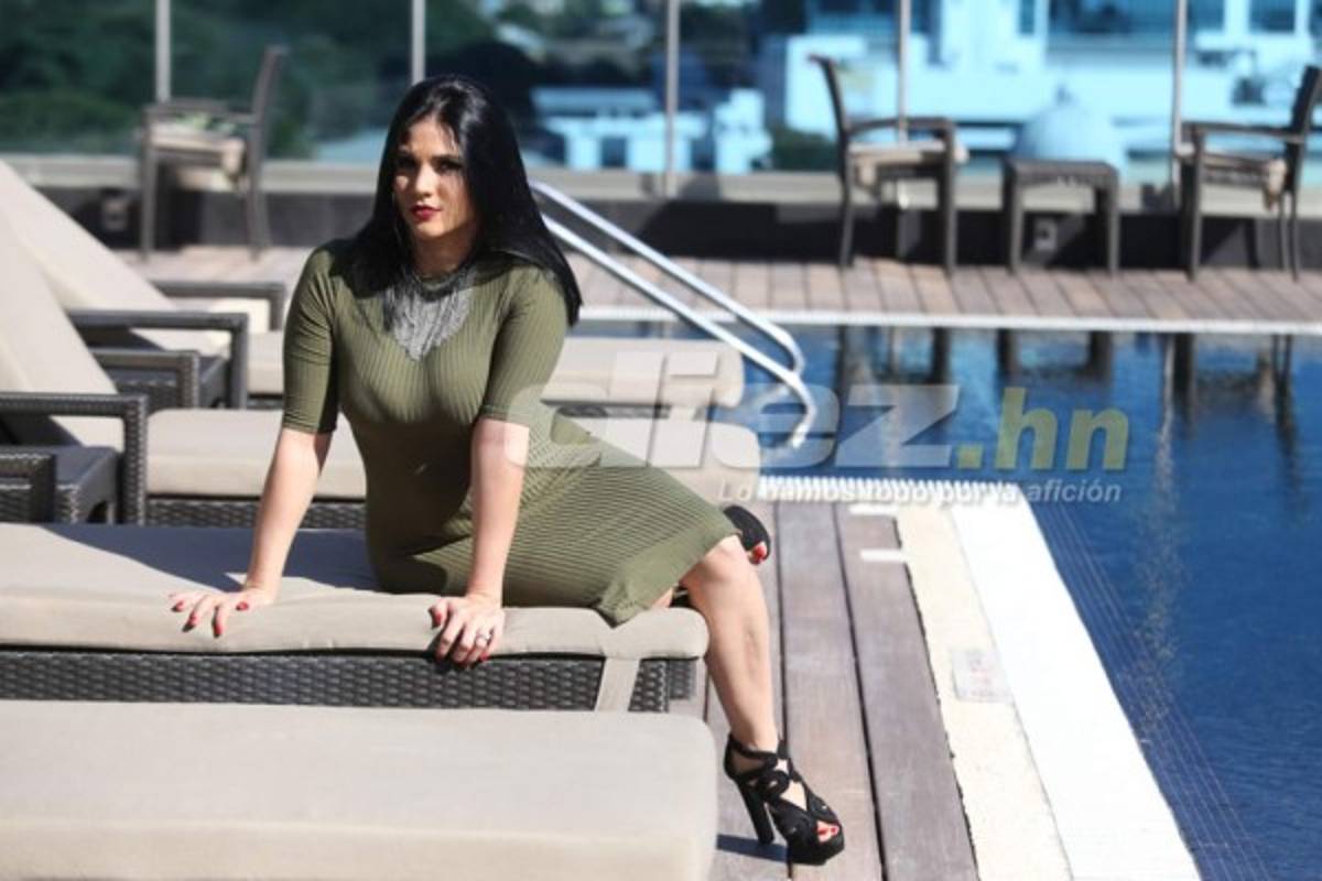 Stefany Galeano, la sexy presentadora de TV que sigue cautivando