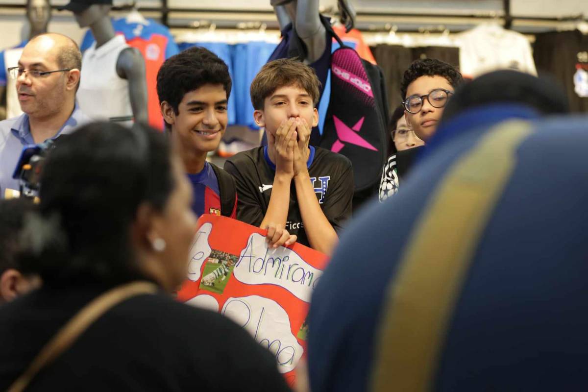¡Llenazo! Luis Palma, estrella del Celtic, firma autógrafos a sus fans: Los regalos sorpresivos que recibió ¿guiño al Olimpia?