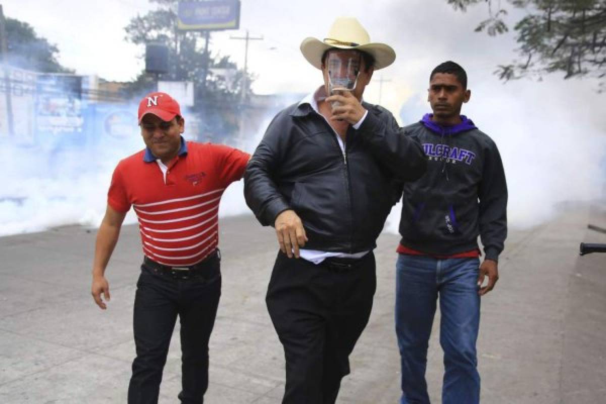 Bloqueos de calles y enfrentamientos dejan protestas en Honduras