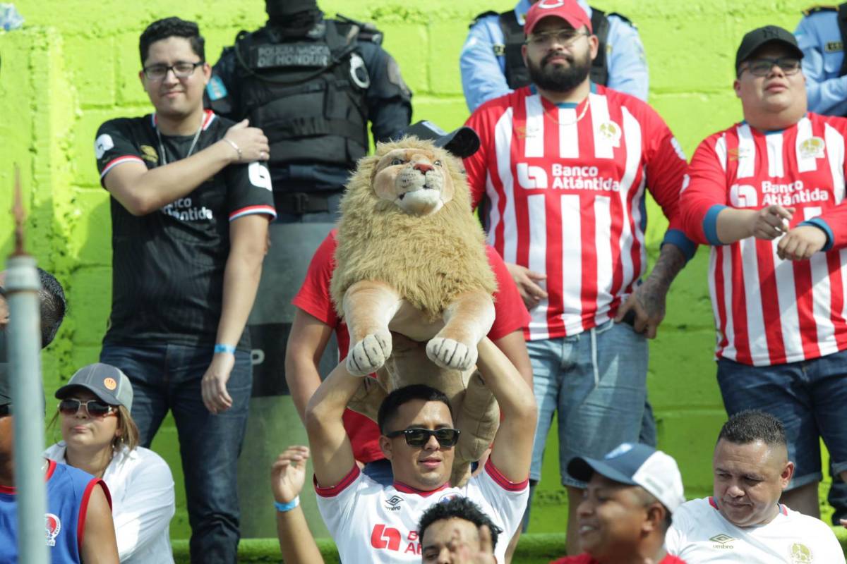 ¿Qué pasó antes del partido con los jugadores del Olancho? Los ‘pelados’ del Olimpia y lo que Auzmendi y Altamirano hacían en el gol de Omar Elvir