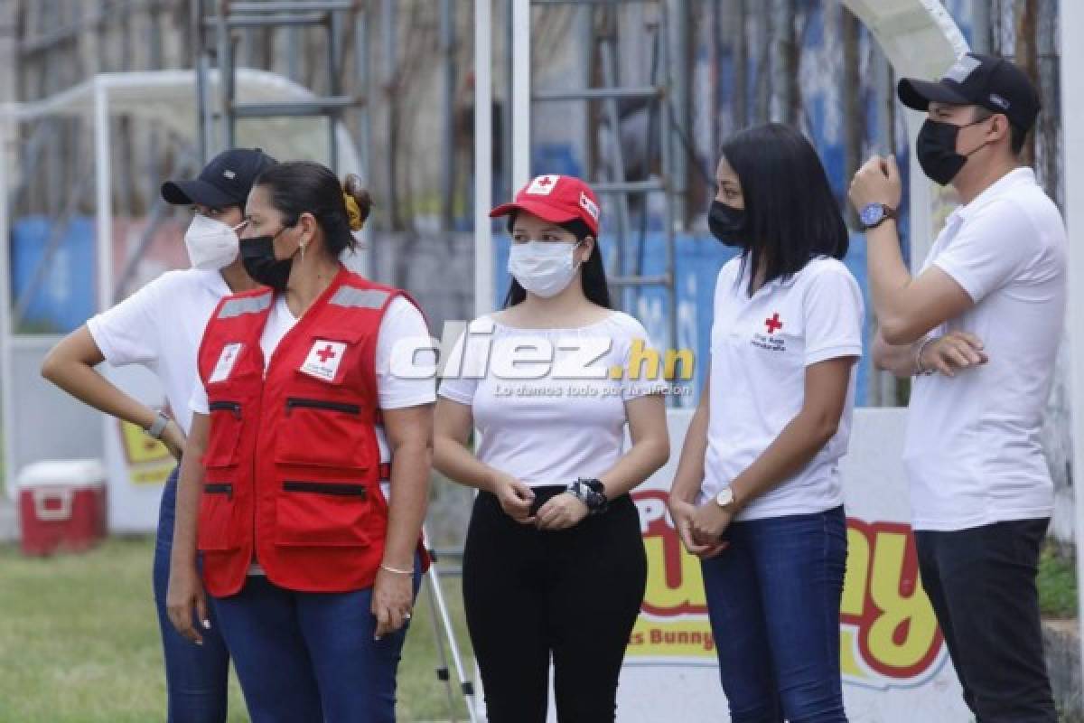 Aficionados irrumpieron en el estadio Sergio Reyes y ocasionaron retraso en el arranque del Savio-Génesis