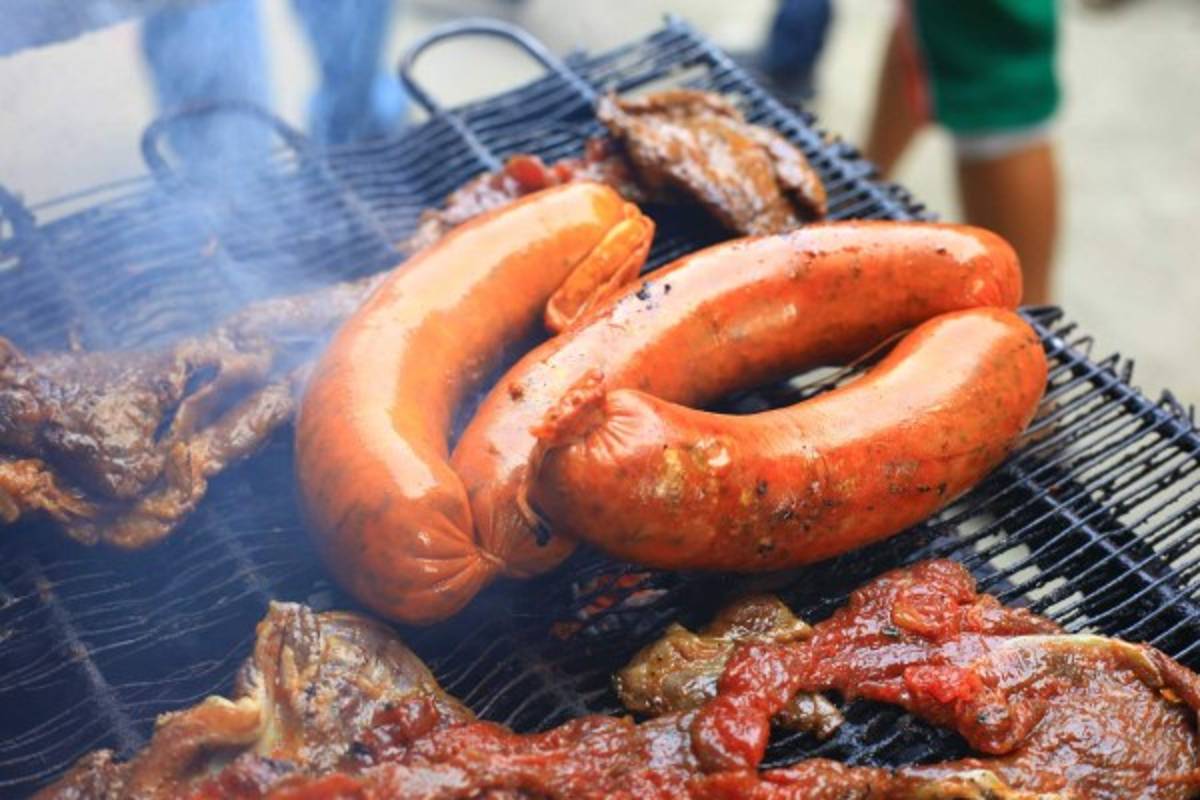 Chicas súper sexys, calor y mucha seguridad; lo mejor del derbi Marathón-Real España