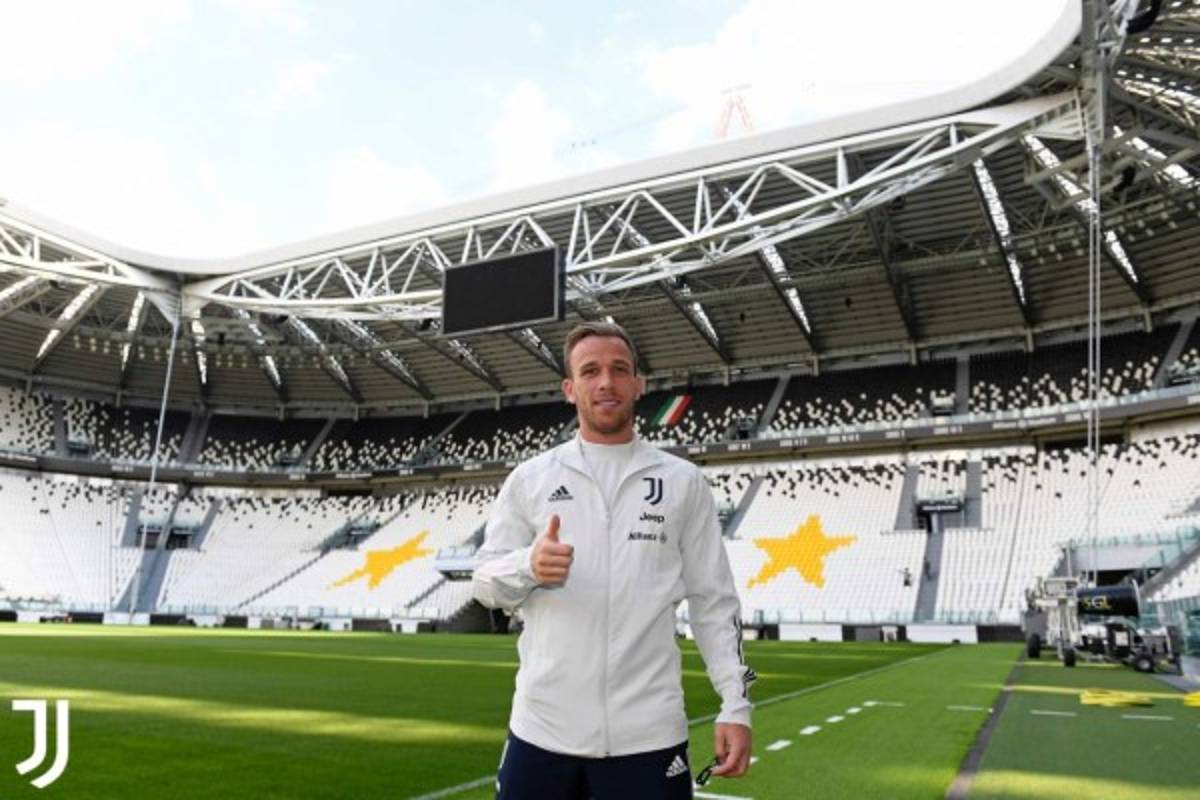 Ronald Koeman ya echó a uno: Así marcha la operación salida en el FC Barcelona; ¿Y Messi?