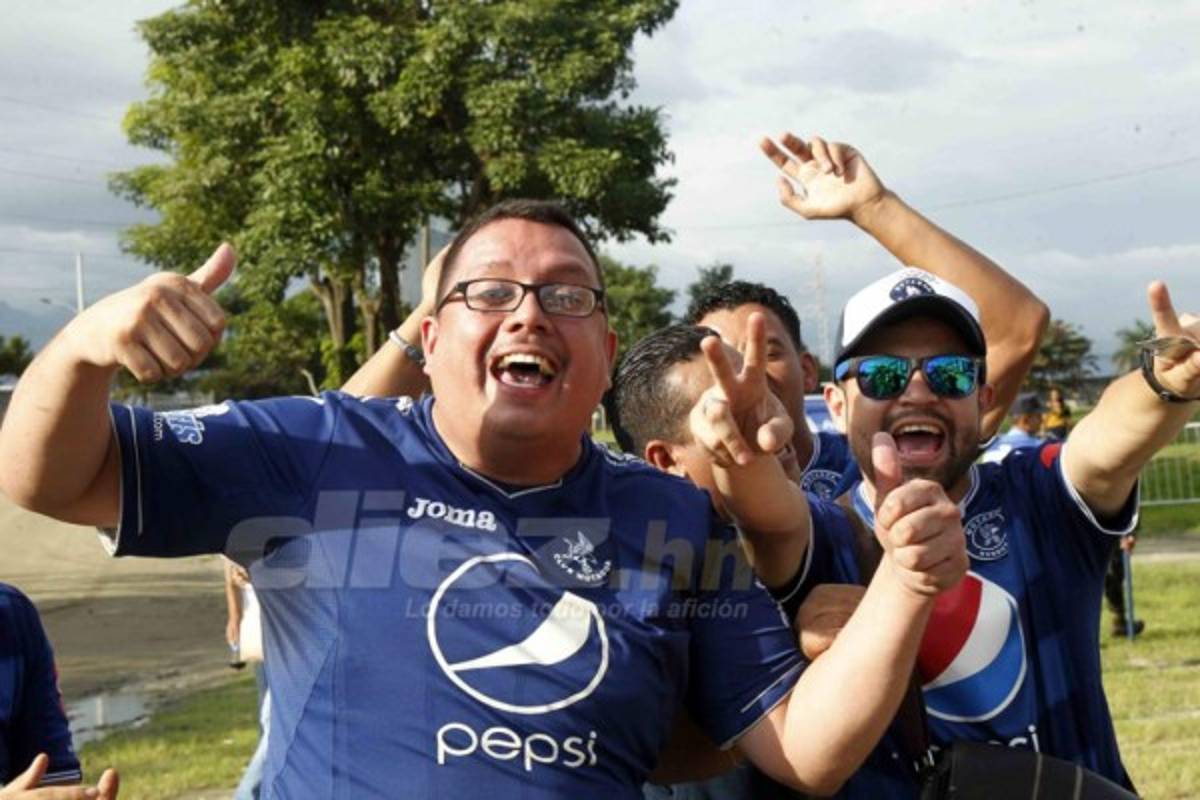 FOTOS: Así vive el Olímpico la fiesta de la gran final Real España-Motagua