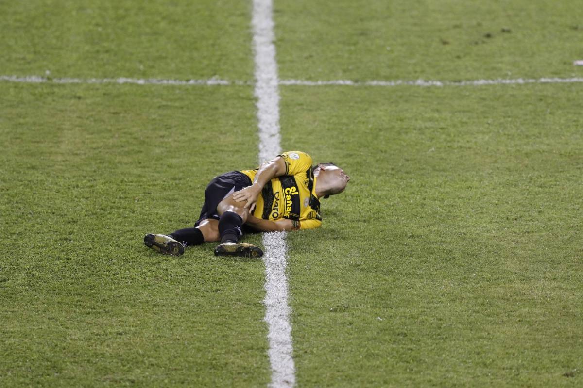 FOTOS: Dos exMotagua sorprenden, Real España sufre duro golpe, error infantil y el enojo que terminó en roja