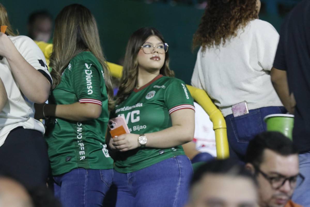 Clásico de bellezas: Aficionadas y edecanes enamoran en el Marathón vs Olimpia