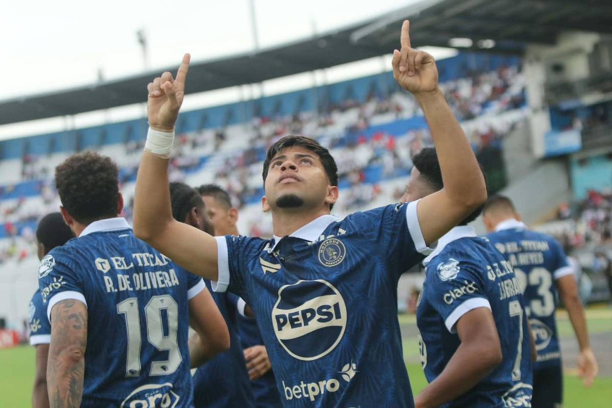 Así quedó el rostro de Edwin tras la agresión, el error y el gesto de Espinel