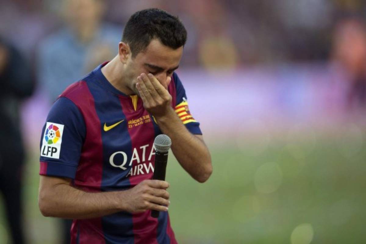 Xavi Hernández se despide del Barcelona llorando