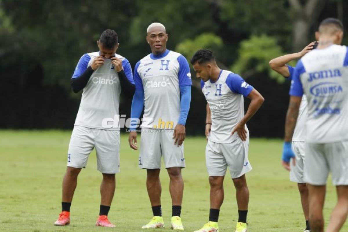 'Bolillo' Gómez recibe a viejo conocido en el entrenamiento de Honduras; el mano a mano de Elis con Choco Lozano