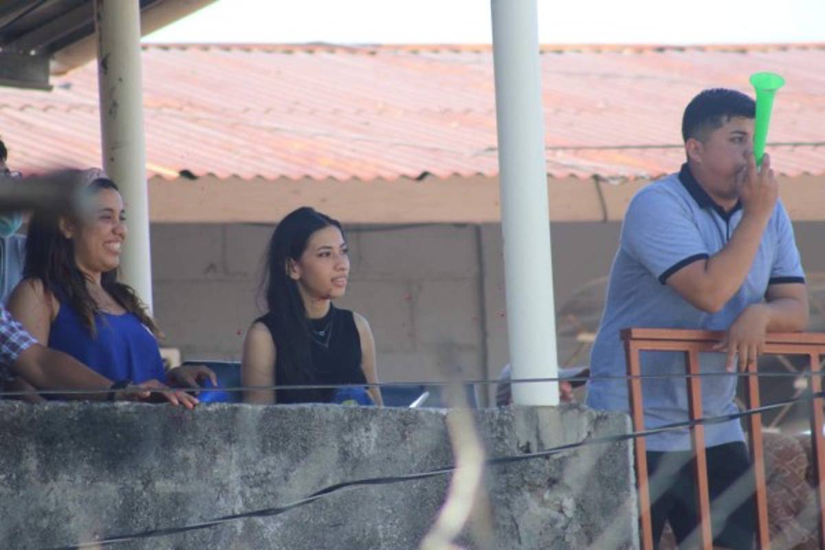 Euforia, festejos y afición: Así se vivió la fiesta de la goleada del Victoria a Potros en la Liga de Ascenso