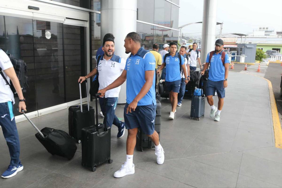 Entre risas y seriedad: así llegó Honduras a Tegucigalpa tras el empate ante Costa Rica y que ahora solo se concentra en Haití