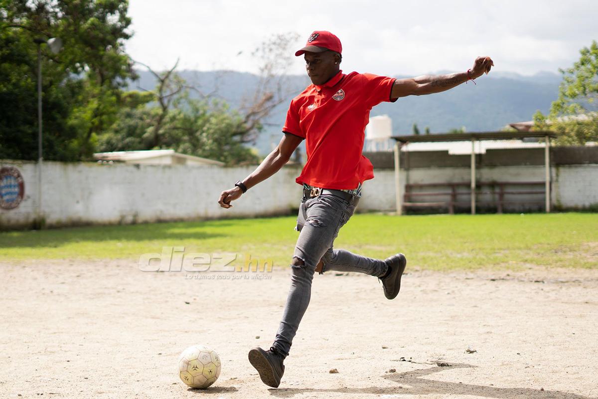 Castillo jugó en Uruguay con el Deportivo Cooper, pero tuvo que dejar el club por problemas personales que tenía su pareja. (Foto Mauricio Ayala)