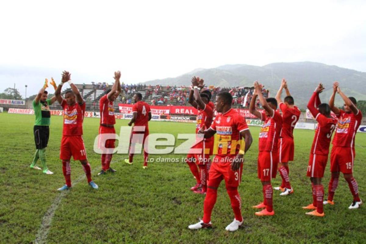 Las curiosas imágenes que dejó el Real Sociedad-Real España en Tocoa