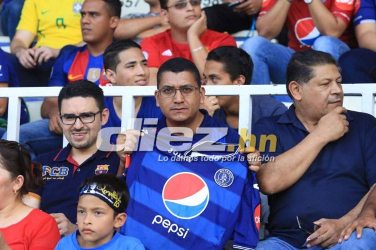 ¡Ambientazo! La gran fiesta en el estadio Nacional por ver a Ronaldinho