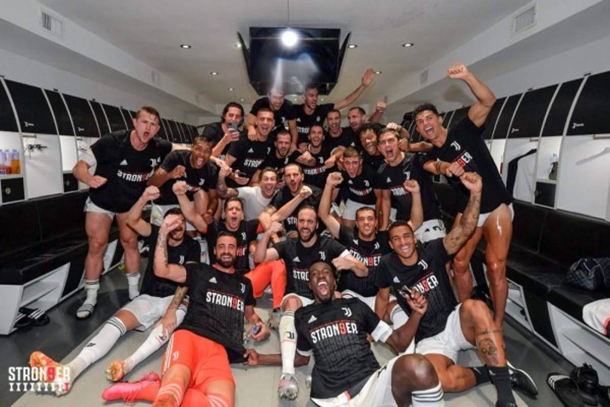 Cristiano en calzoncillos: la locura de la Juventus luego de quedarse con el título de la Serie A