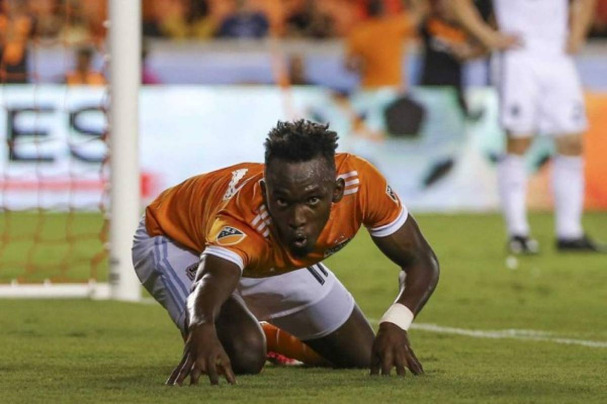 ¡A lo Alberth Elis! Aubameyang celebra triunfo del Arsenal al estilo del hondureño