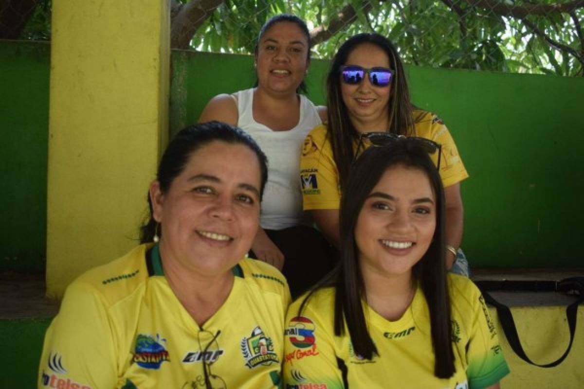 ¡Linda semifinal! Chicas y ambientazo en la ida de la llave Guastatoya-Antigua