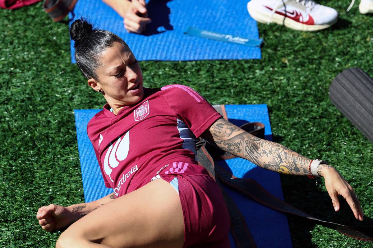 ¿Quién es Jenni Hermoso, la futbolista a la que besó Rubiales? Su relación con Putellas, juega en México y la “más amada” en España