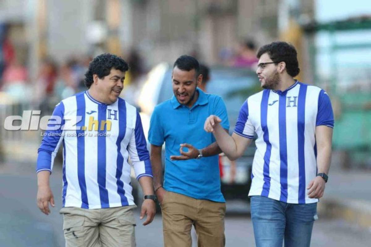 FOTOS: El ambiente que se vive en el Nacional para el partido entre Honduras y Puerto Rico