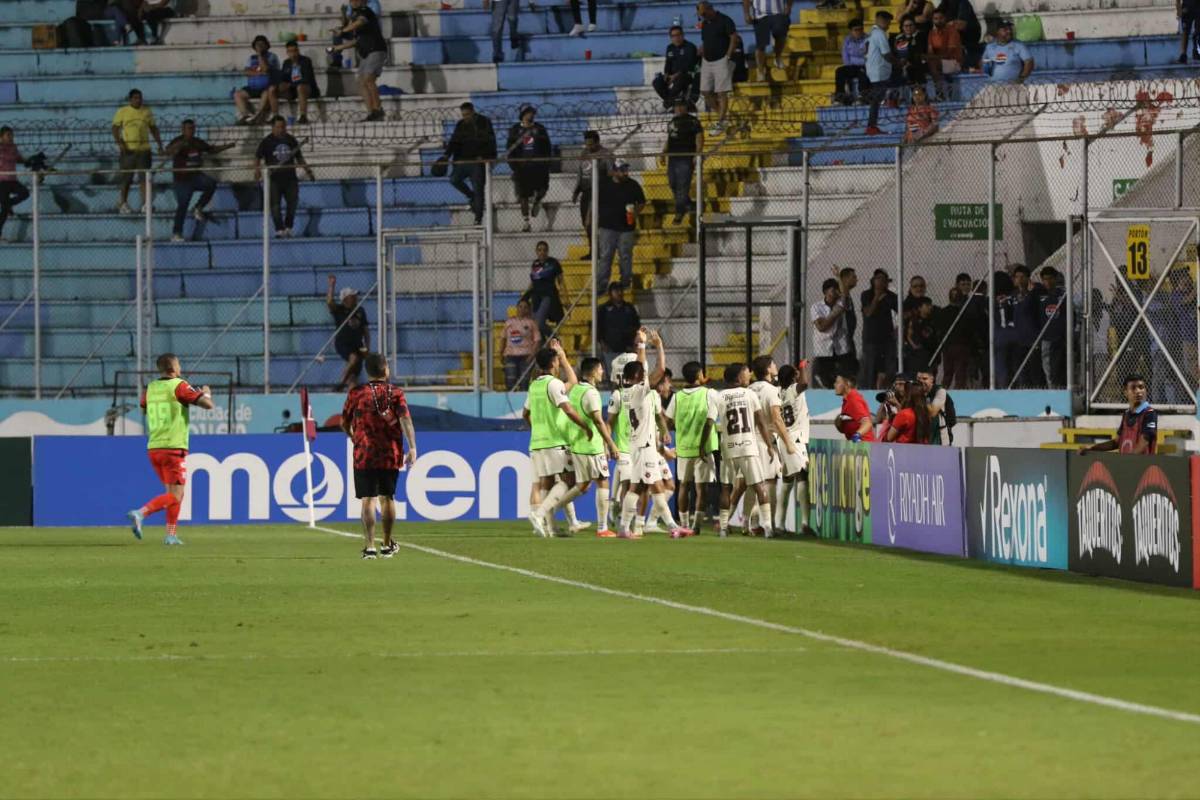 Terminó con bronca el Motagua vs Alajuelense, Serrano perdonó, celebración tica y decepción del Ciclón Azul en Copa Centroamericana 2025