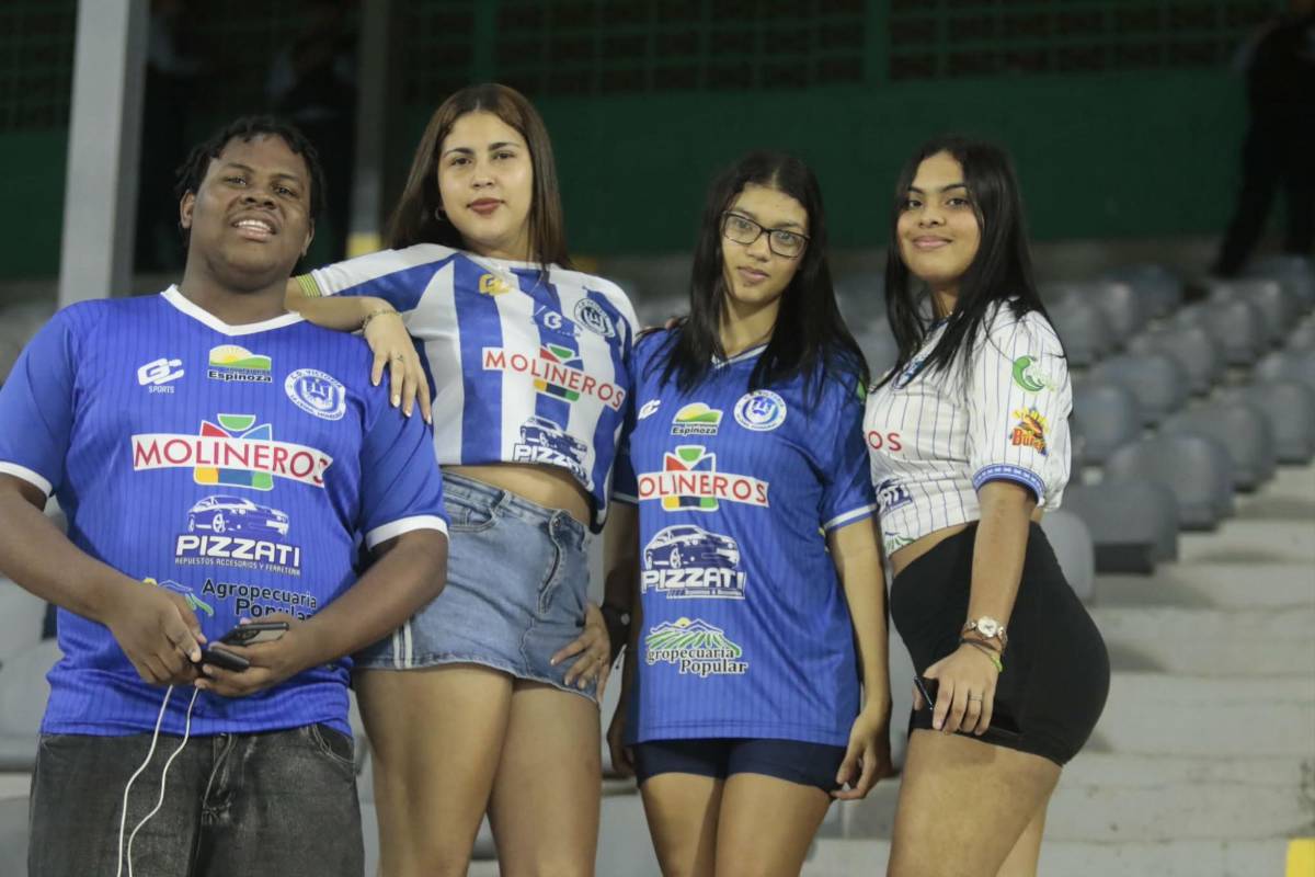 Llegando al Nacional se le avalanzaron a Moreira, las bellezas del Real España y el detalle de Jefryn Macías