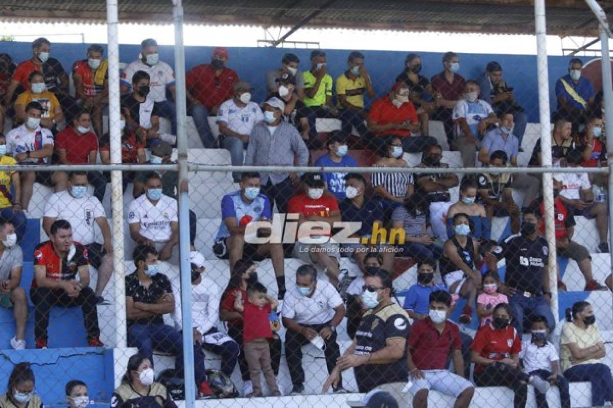 Aficionados irrumpieron en el estadio Sergio Reyes y ocasionaron retraso en el arranque del Savio-Génesis