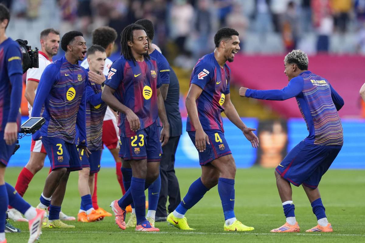 La mala seña de Flick al árbitro tras gol de Araújo, la polémica de la que todo el mundo habla y el golazo que silenció al Barcelona