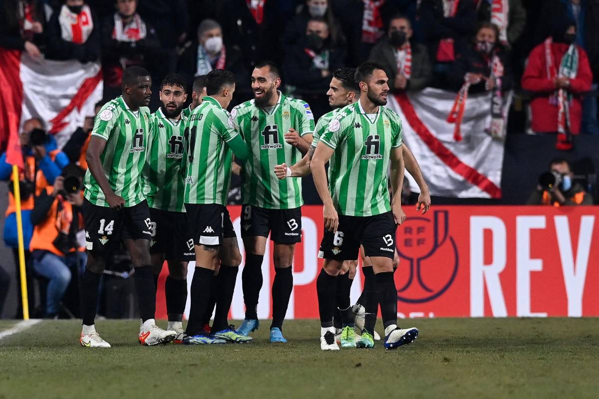 El Betis triunfa en Vallecas y toma ventaja en las semifinales de la Copa del Rey