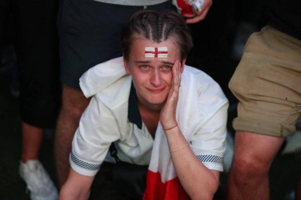 La tristeza y desilusión de Inglaterra; croatas celebraron con fotógrafo salvadoreño