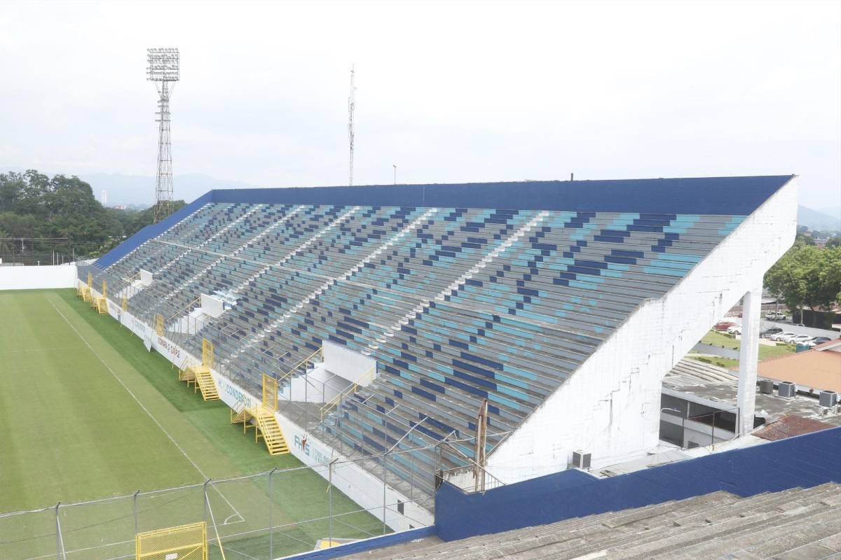 ¡Avanza el mejoramiento de la iluminación! Se han instalado nuevas lámparas en el Morazán para el juego Honduras y México