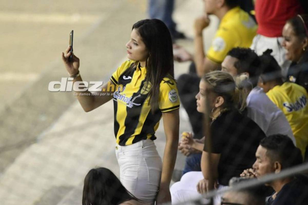 ¡Mamitas! Las linduras que adornaron la vuelta del repechaje en Honduras