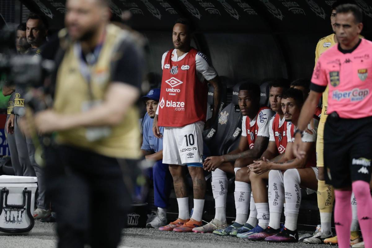 Sin jugar, pero fue al carnaval: Neymar es fusilado tras eliminación del Santos y revela el motivo de su ausencia