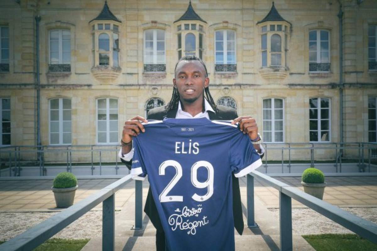 ¡Como artista de cine! La presentación de Alberth Elis y la firma de contrato en su primer día en el Girondins