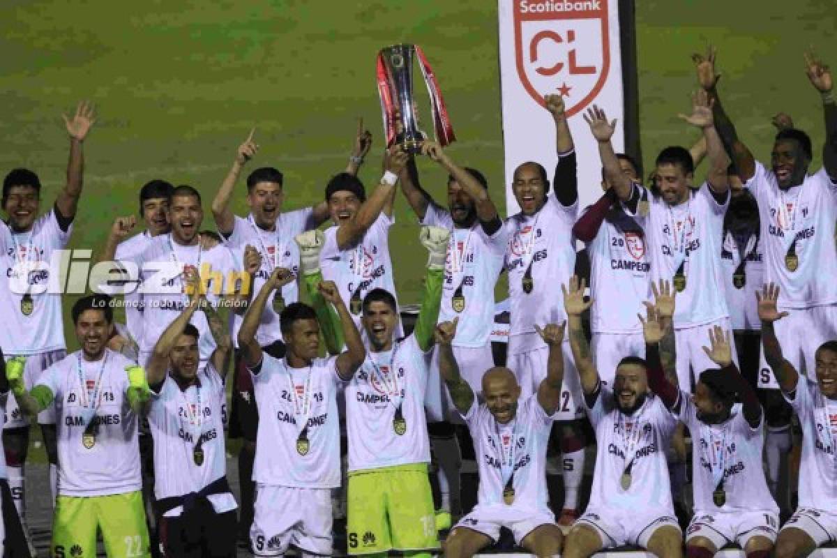 Eufórica celebración del Saprissa al coronarse campeón de la Liga Concacaf 2019