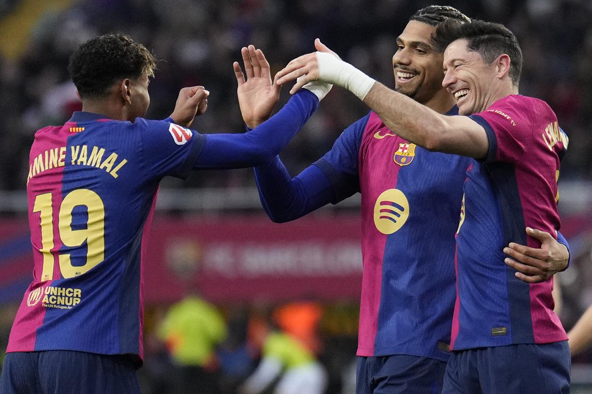 ¡Baile azulgrana! Barcelona goleó a la Real Sociedad y se sube a lo más alto de la Liga Española