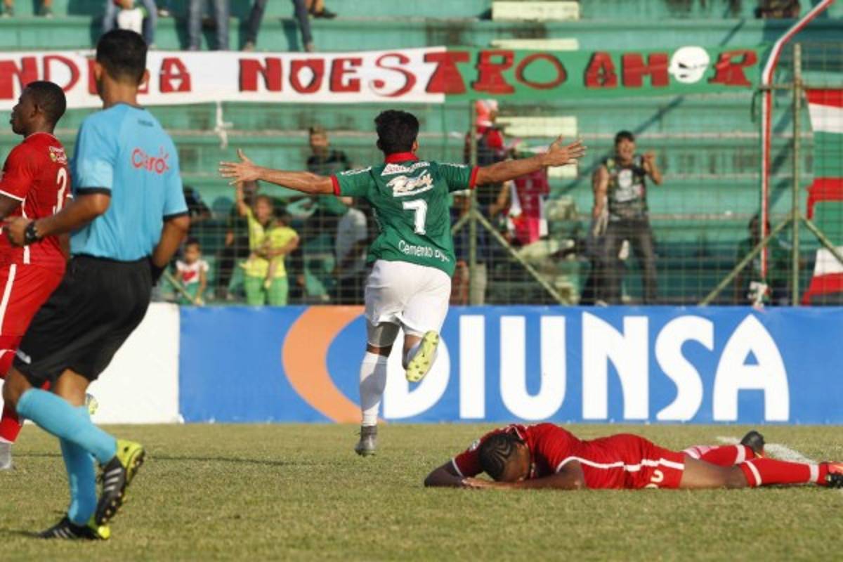 ¿Duda? Así fue el claro penal de Obed Enamorado contra Henry Romero