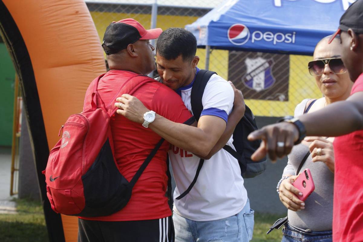 El boxeo de Tyson y Will Barahona, los siete goles del ‘Matador’ Velásquez y ¿quiénes son las bellezas que enamoraron en juego de leyendas de Olimpia?