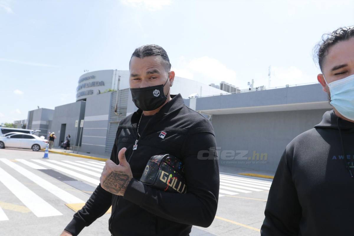 Así ha sido el primer día del mexicano ‘Gullit’ Peña en Honduras: ya se puso la roja del Vida, el dorsal que lucirá y su promesa