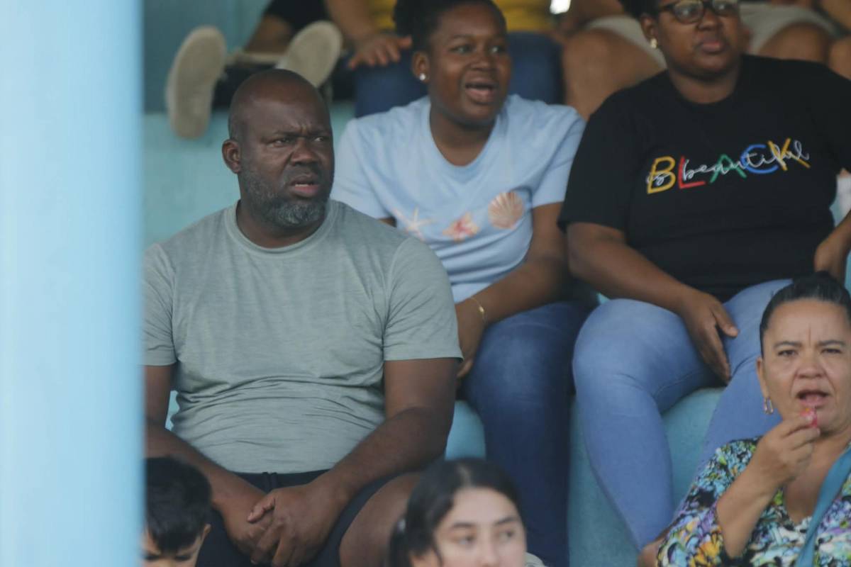 Jugadores esperando pago de salarios, Mauricio Dubón presente y mundialista vio jugar a su hijo