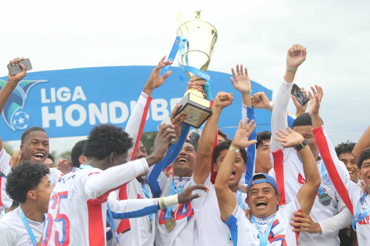 Dedicación a Demetri Gordon, sorpresas y festejos en la gran final de reservas Olimpia vs Motagua en Honduras