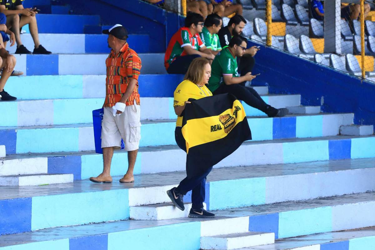 ¿Quién es la hermosa señorita de la Cruz Roja? mundialista y Batman se hacen presentes en el derbi Real España vs Marathón