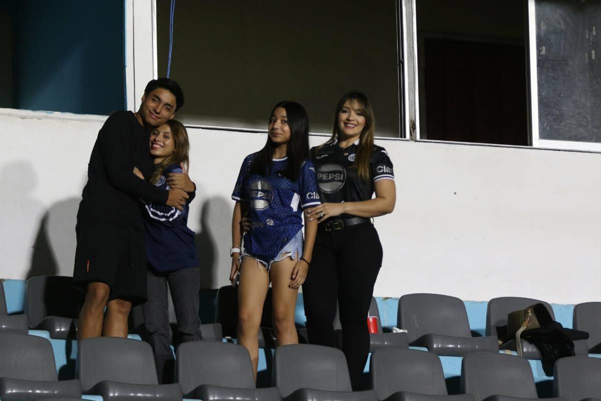 La preciosa chelita sola en el Nacional, las hermosuras motagüenses y las tajaditas son infaltables en la previa del Motagua vs Cartaginés