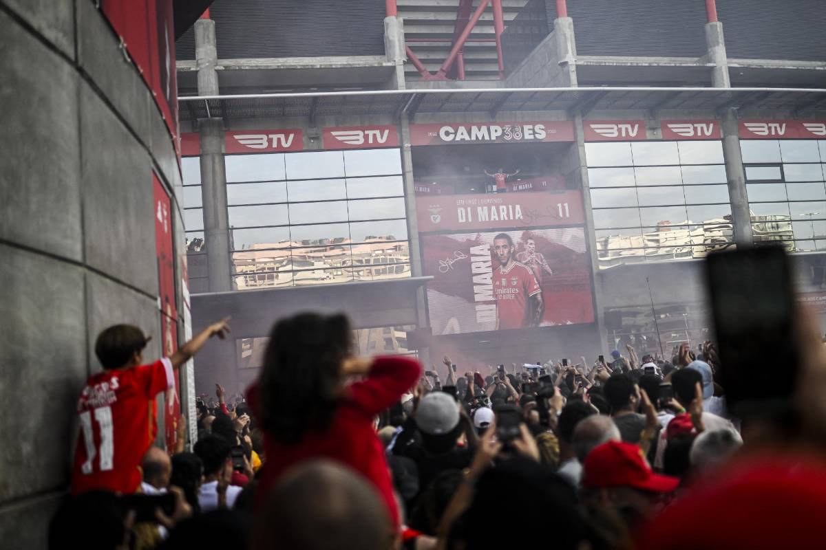 ¡Como campeón del mundo! Locura total en Lisboa por la presentación de Di María con el Benfica: “Elegí con el corazón”