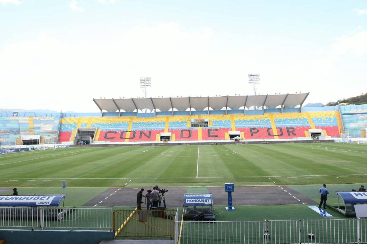 Las dos polémicas del FVS en Puerto Cortés, la 'selfie' del triunfo de Motagua y así de desolado lucía el estadio Nacional