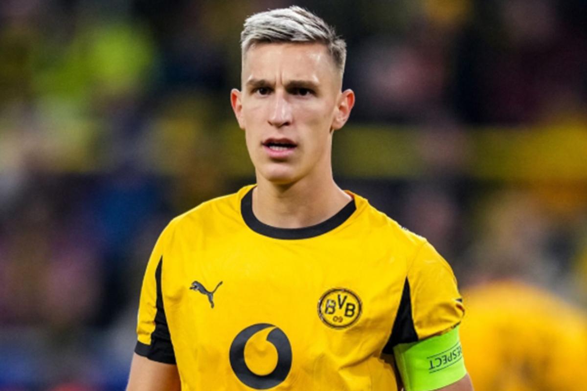 Barcelona va por el mejor central del mundo para sustituir a Ronald Araújo: Flick ya dio el 'ok'