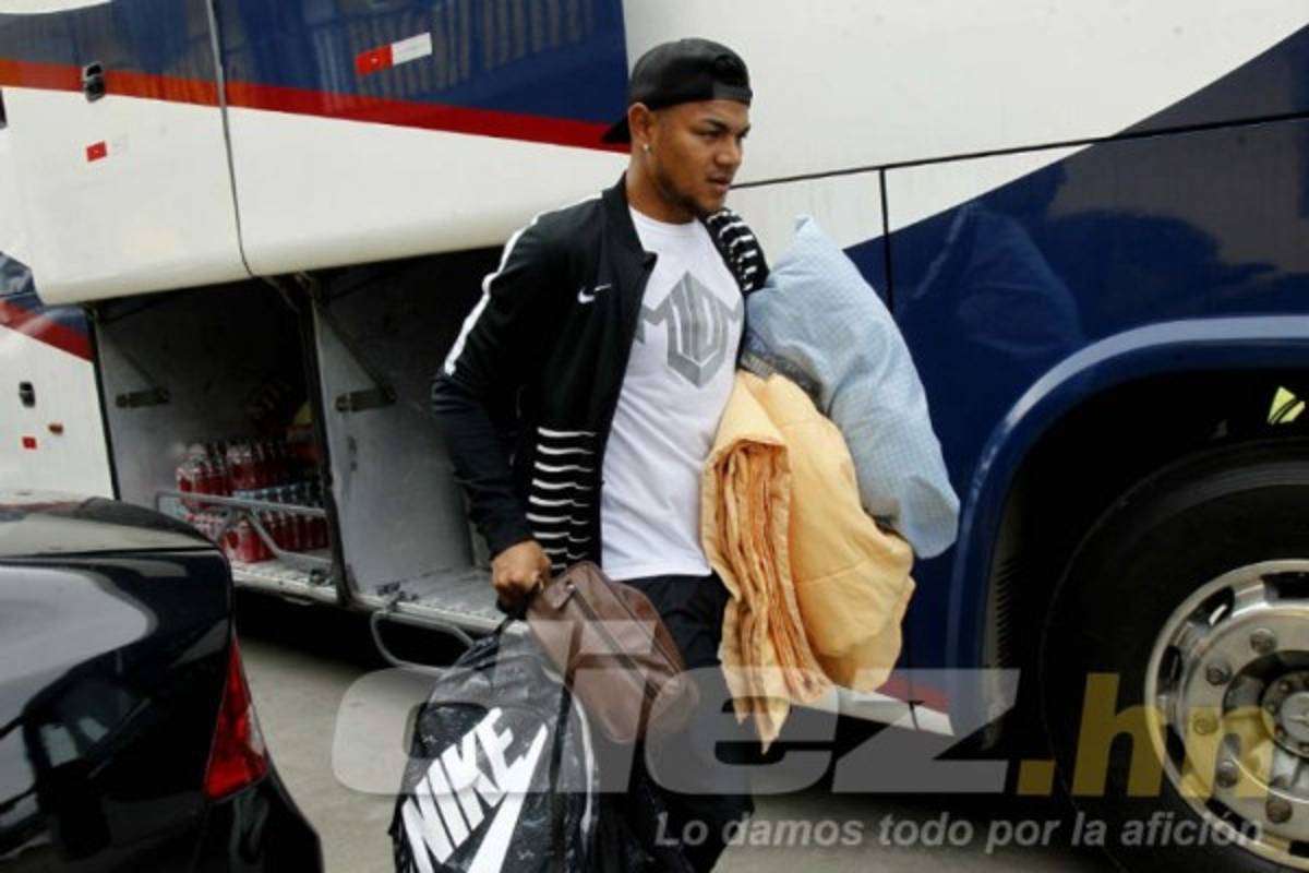 El curioso viaje de Real España a Tegucigalpa, llevaron hasta sus propias cobijas